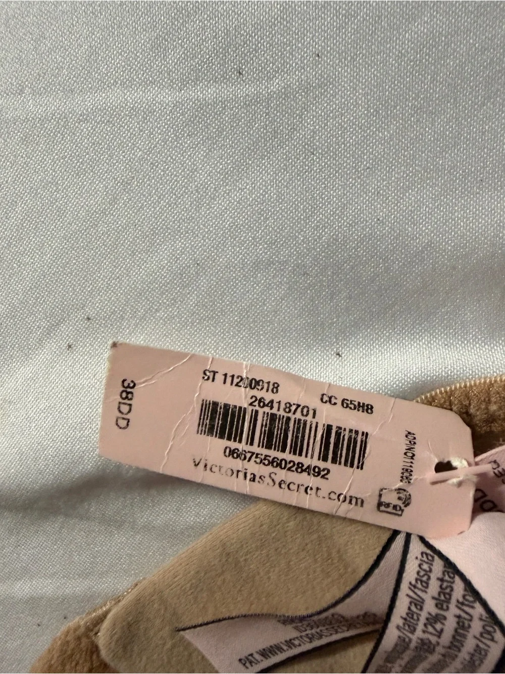 Victoria’s Secret Nude Floral Lace Underwire Bra with Adjustable Straps 38DD NWT